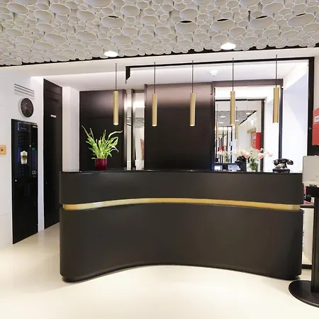 Garconete Hotell 3*